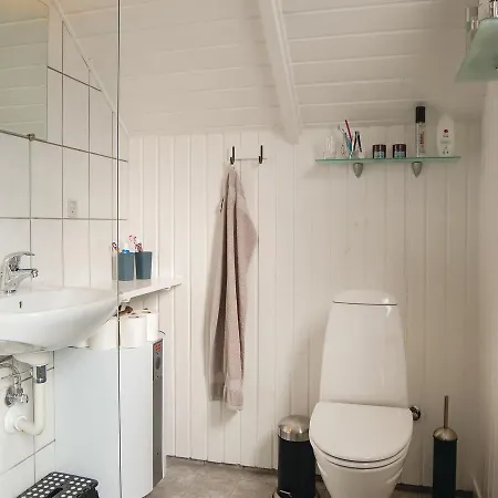 Vakantiehuis Two-bedroom Holiday In *